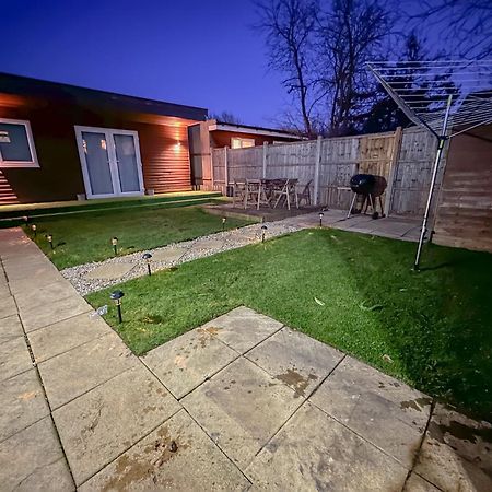Stunning Studio Garden House - Free Wifi & Parking Hendon Kültér fotó