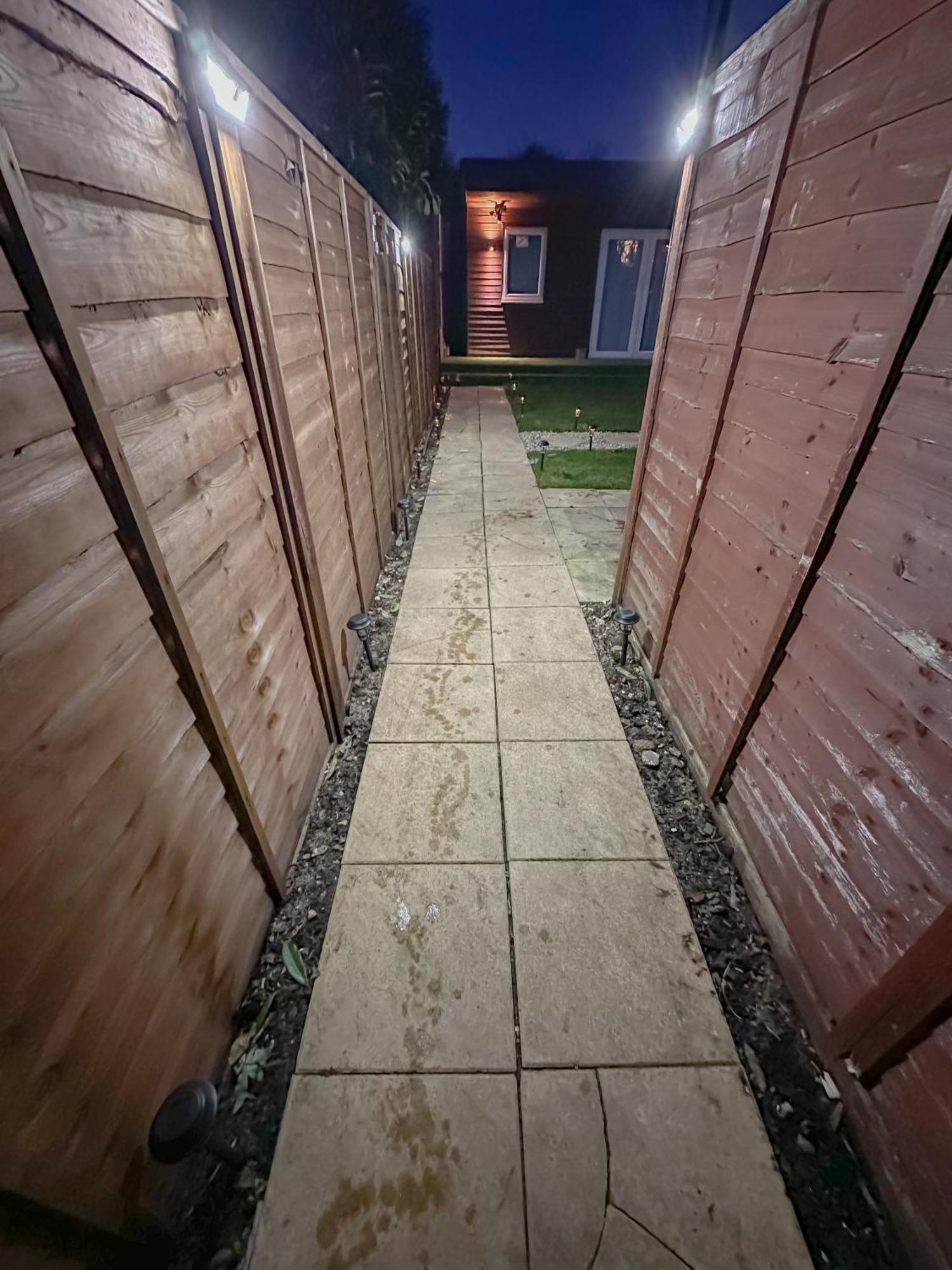 Stunning Studio Garden House - Free Wifi & Parking Hendon Kültér fotó