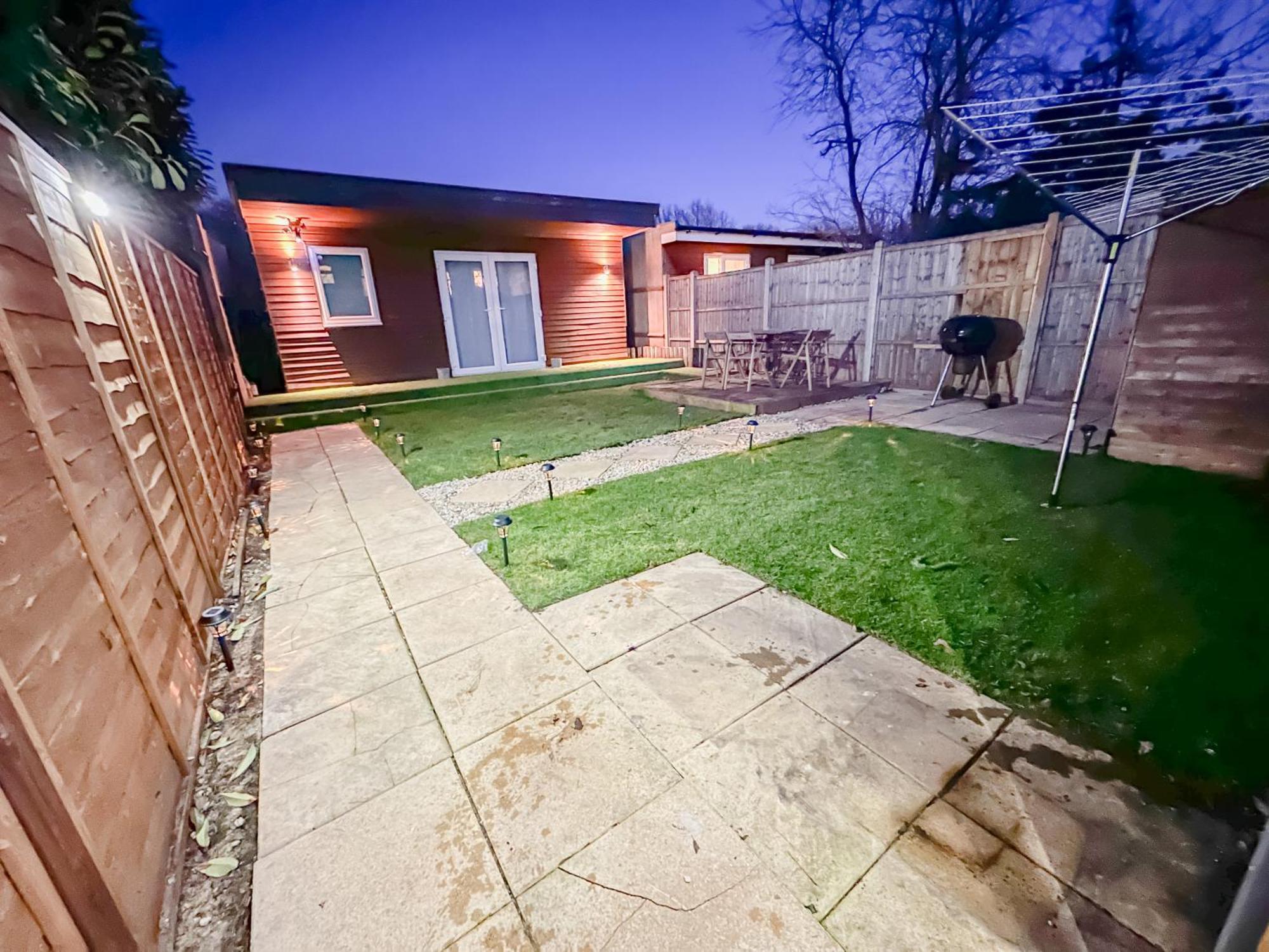 Stunning Studio Garden House - Free Wifi & Parking Hendon Kültér fotó